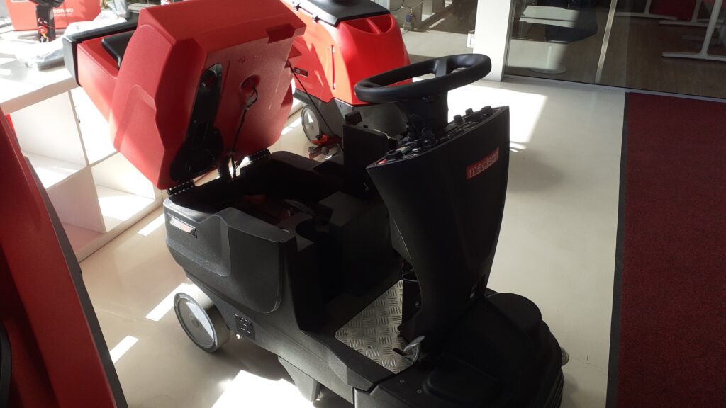 Meclean scrubber vacuum machine with Cellpower batteries